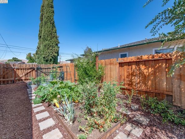 5508 Connecticut Dr, Concord CA 94521