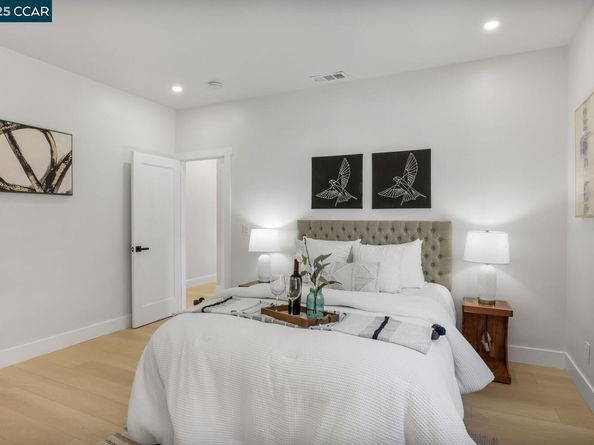 2155 Rosedale Ave, Oakland CA 94601