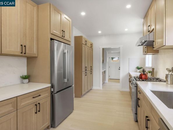2155 Rosedale Ave, Oakland CA 94601