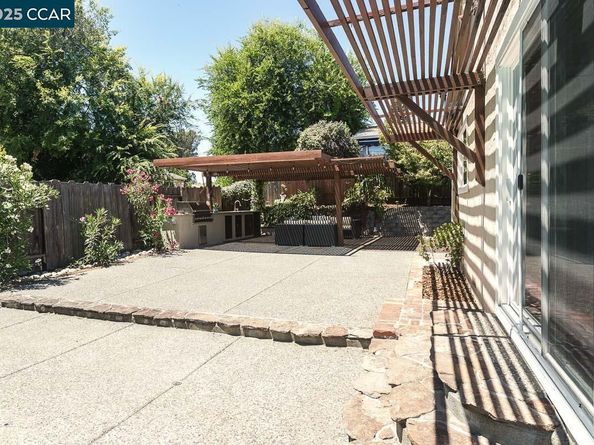1736 Silverwood Dr, Martinez CA 94553