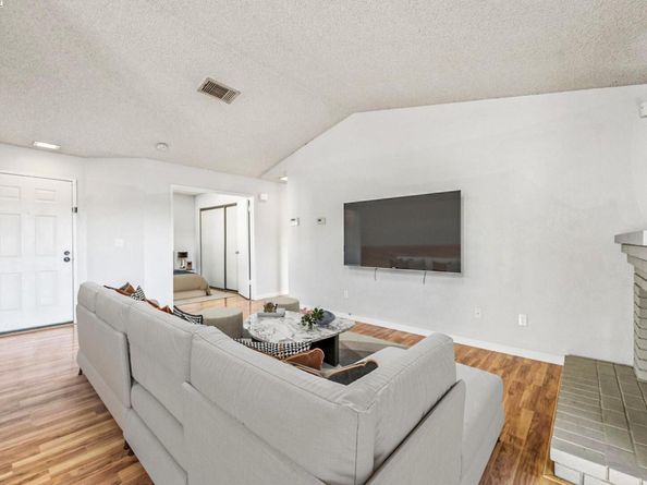1006 Chelsea, Hercules CA 94547