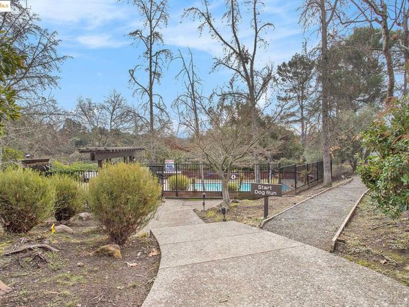 218 The Knoll, Orinda CA 94563
