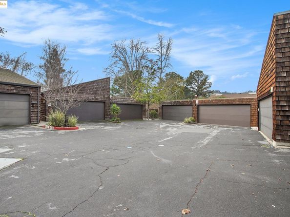 218 The Knoll, Orinda CA 94563