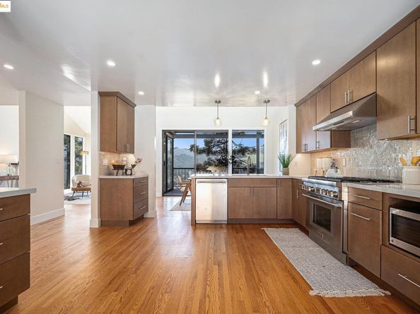 218 The Knoll, Orinda CA 94563