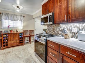 6610-6612 Bancroft Avenue, Oakland CA 94605