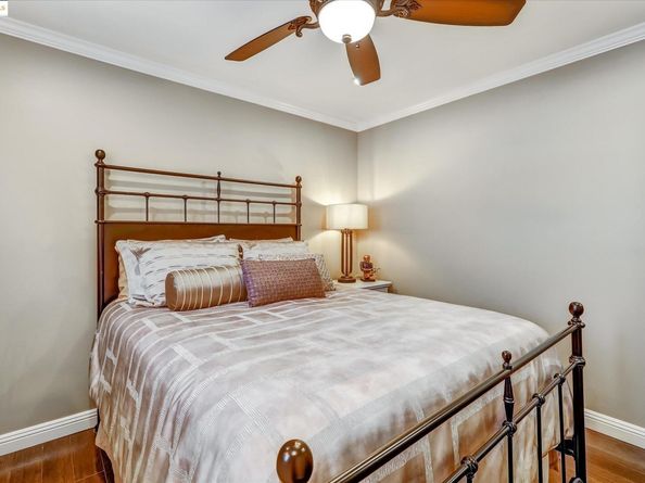 6610-6612 Bancroft Avenue, Oakland CA 94605