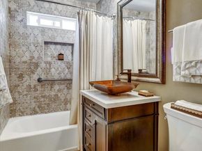 6610-6612 Bancroft Avenue, Oakland CA 94605