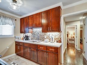 6610-6612 Bancroft Avenue, Oakland CA 94605