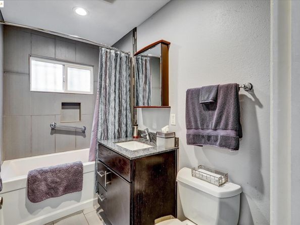 6610-6612 Bancroft Avenue, Oakland CA 94605