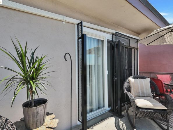 6610-6612 Bancroft Avenue, Oakland CA 94605