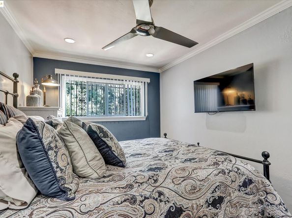 6610-6612 Bancroft Avenue, Oakland CA 94605