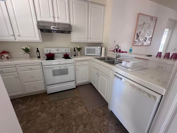 1 Crescent Way 1402, San Francisco CA 94134