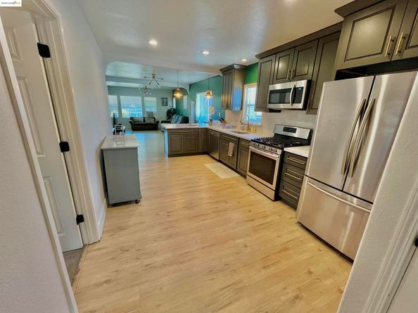 326 MacArthur Blvd, San Leandro CA 94577