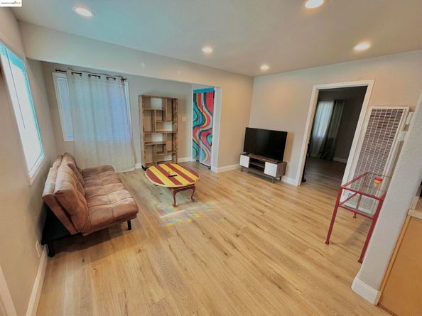 326 MacArthur Blvd, San Leandro CA 94577