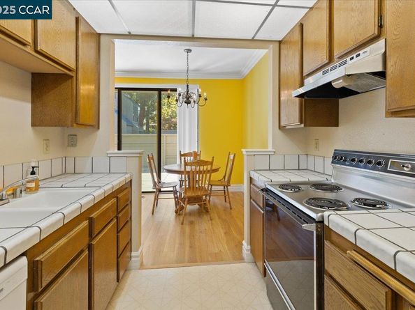 1063 Foxchase Dr, San Jose CA 95123