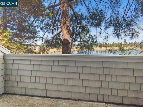 1063 Foxchase Dr, San Jose CA 95123