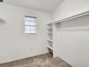 1069 16Th St, Oakland CA 94607