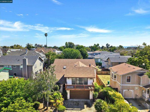 1069 16Th St, Oakland CA 94607