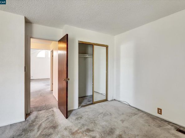 1069 16Th St, Oakland CA 94607