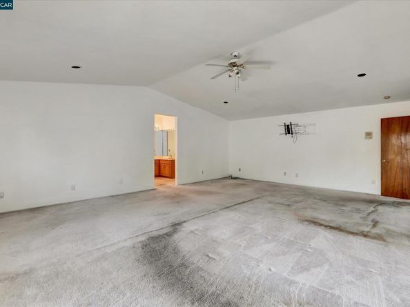 1069 16Th St, Oakland CA 94607