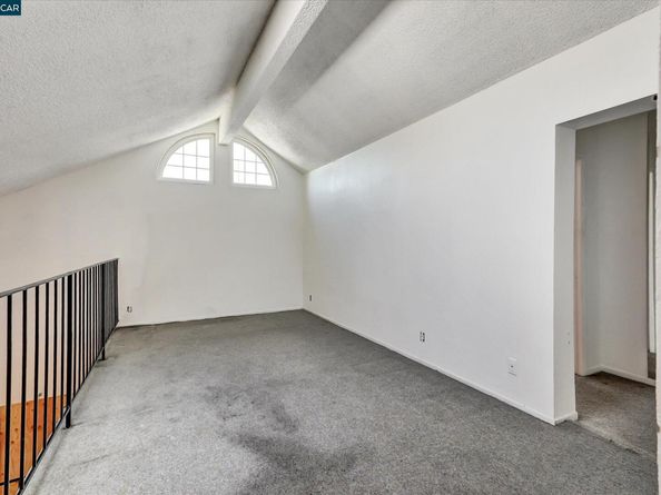 1069 16Th St, Oakland CA 94607