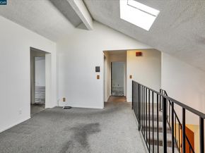 1069 16Th St, Oakland CA 94607