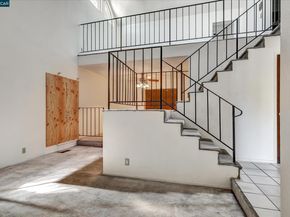 1069 16Th St, Oakland CA 94607