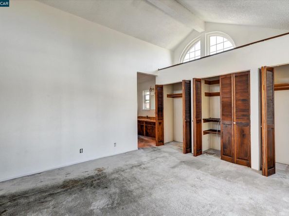 1069 16Th St, Oakland CA 94607