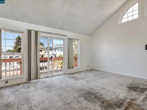 1069 16Th St, Oakland CA 94607