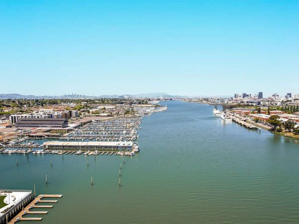 2007 Stanford Street, Alameda CA 94501