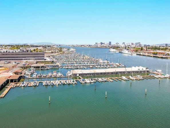 2007 Stanford Street, Alameda CA 94501