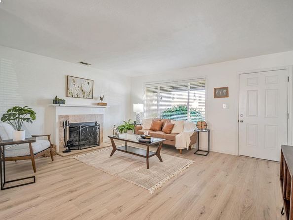 15049 Kesterson St, San Leandro CA 94579