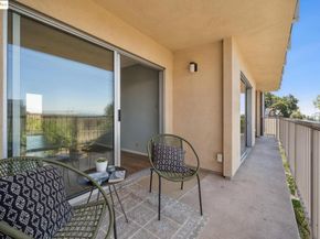 2 Panoramic Way 105, Berkeley CA 94704