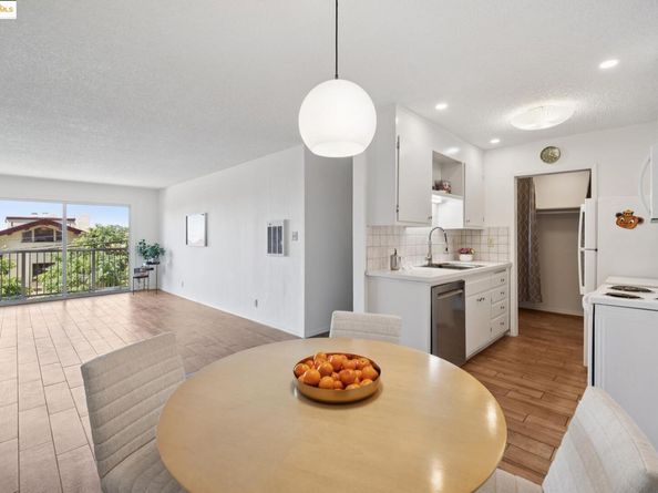 2 Panoramic Way 105, Berkeley CA 94704