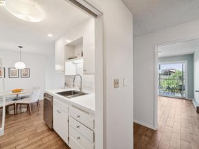 2 Panoramic Way 105, Berkeley CA 94704