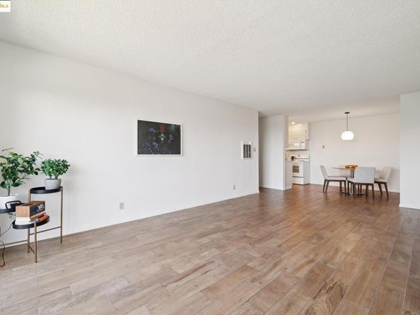 2 Panoramic Way 105, Berkeley CA 94704