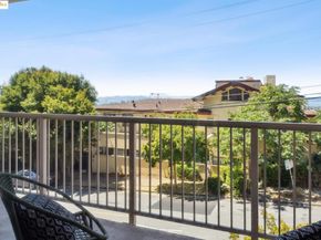 2 Panoramic Way 105, Berkeley CA 94704