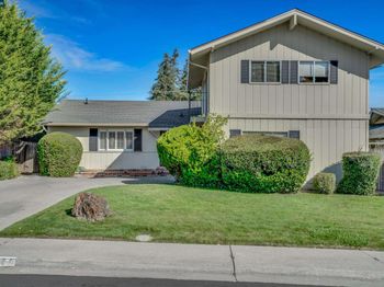 4404 Meadowbrook Dr