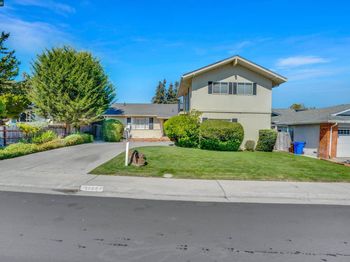 4404 Meadowbrook Dr