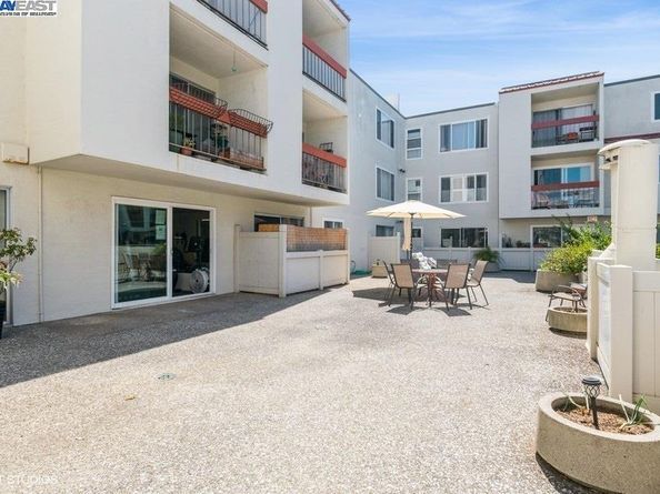 2005 Pleasant Valley Ave 316, Oakland CA 94611