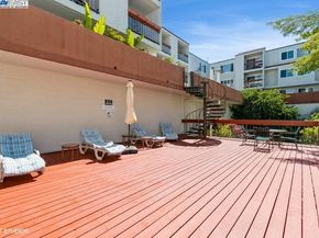 2005 Pleasant Valley Ave 316, Oakland CA 94611