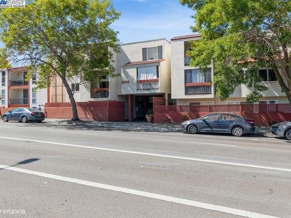 2005 Pleasant Valley Ave 316, Oakland CA 94611