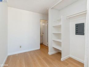 2005 Pleasant Valley Ave 316, Oakland CA 94611