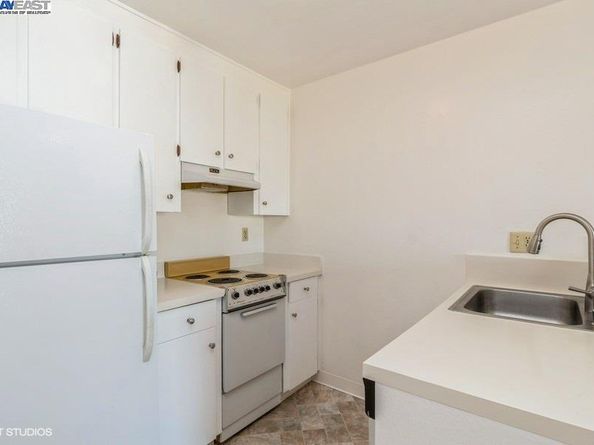 2005 Pleasant Valley Ave 316, Oakland CA 94611