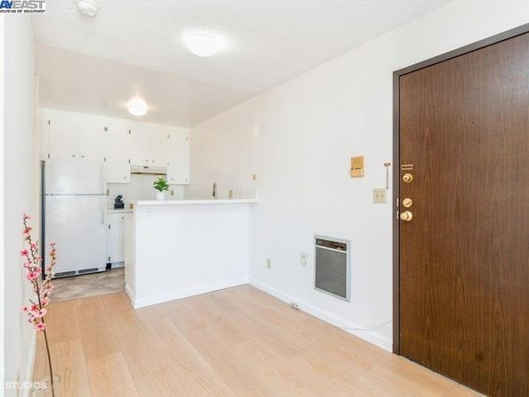 2005 Pleasant Valley Ave 316, Oakland CA 94611