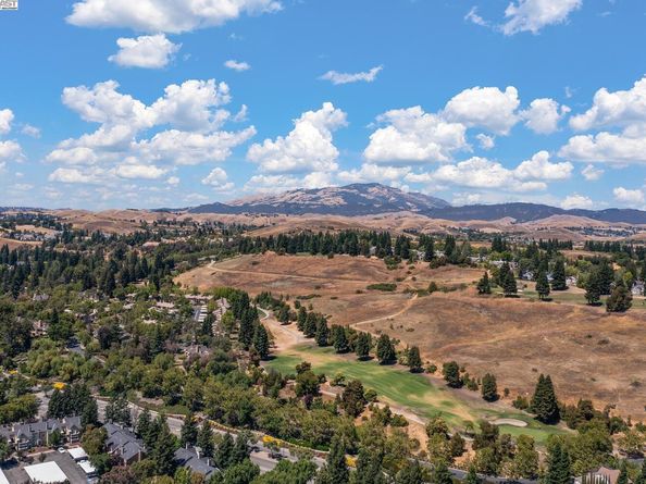 115 Reflections Dr 26, San Ramon CA 94583