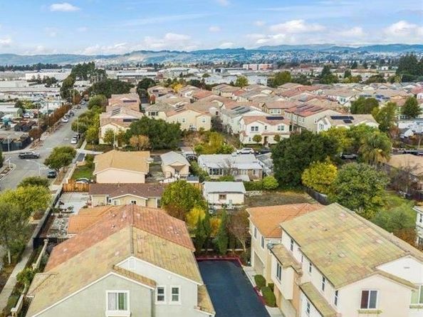 23654 Saklan Rd, Hayward CA 94545
