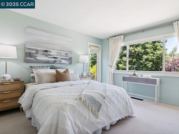 27 Toledo Dr, Lafayette CA 94549