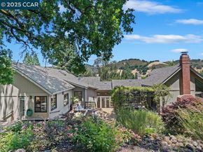 27 Toledo Dr, Lafayette CA 94549