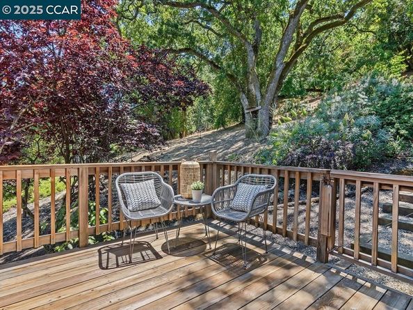 27 Toledo Dr, Lafayette CA 94549